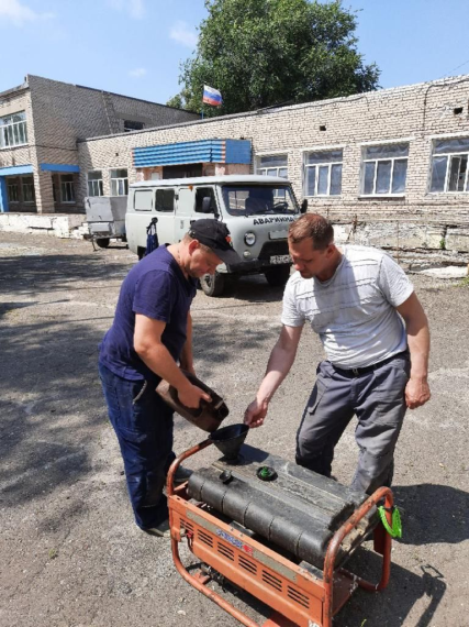Строители и коммунальщики из Калужской области налаживают в Первомайске мирную жизнь. Строители и коммунальщики из Калужской области налаживают в Первомайске мирную жизнь.