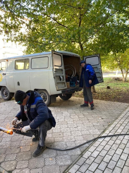 Калужские бригады продолжают аварийно-восстановительные работы в Луганской Народной Республике. Калужские бригады продолжают аварийно-восстановительные работы в Луганской Народной Республике.
